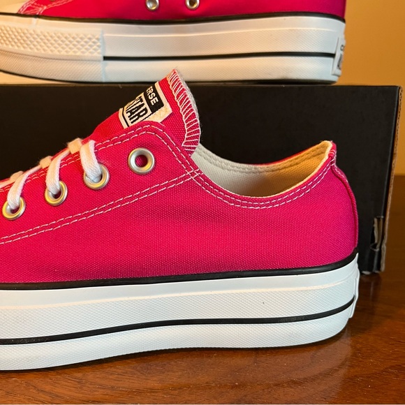 CONVERSE Women’s Chuck Taylor All Star Cerise Pink Platform Low Sneakers - Picture 4 of 10